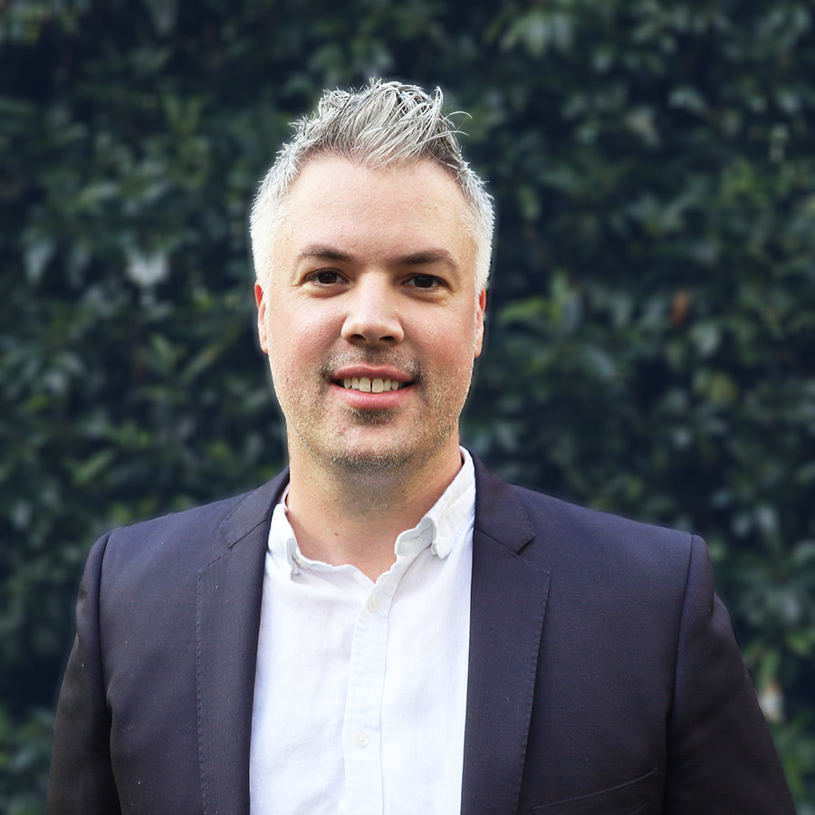 Dr Hayden Bell